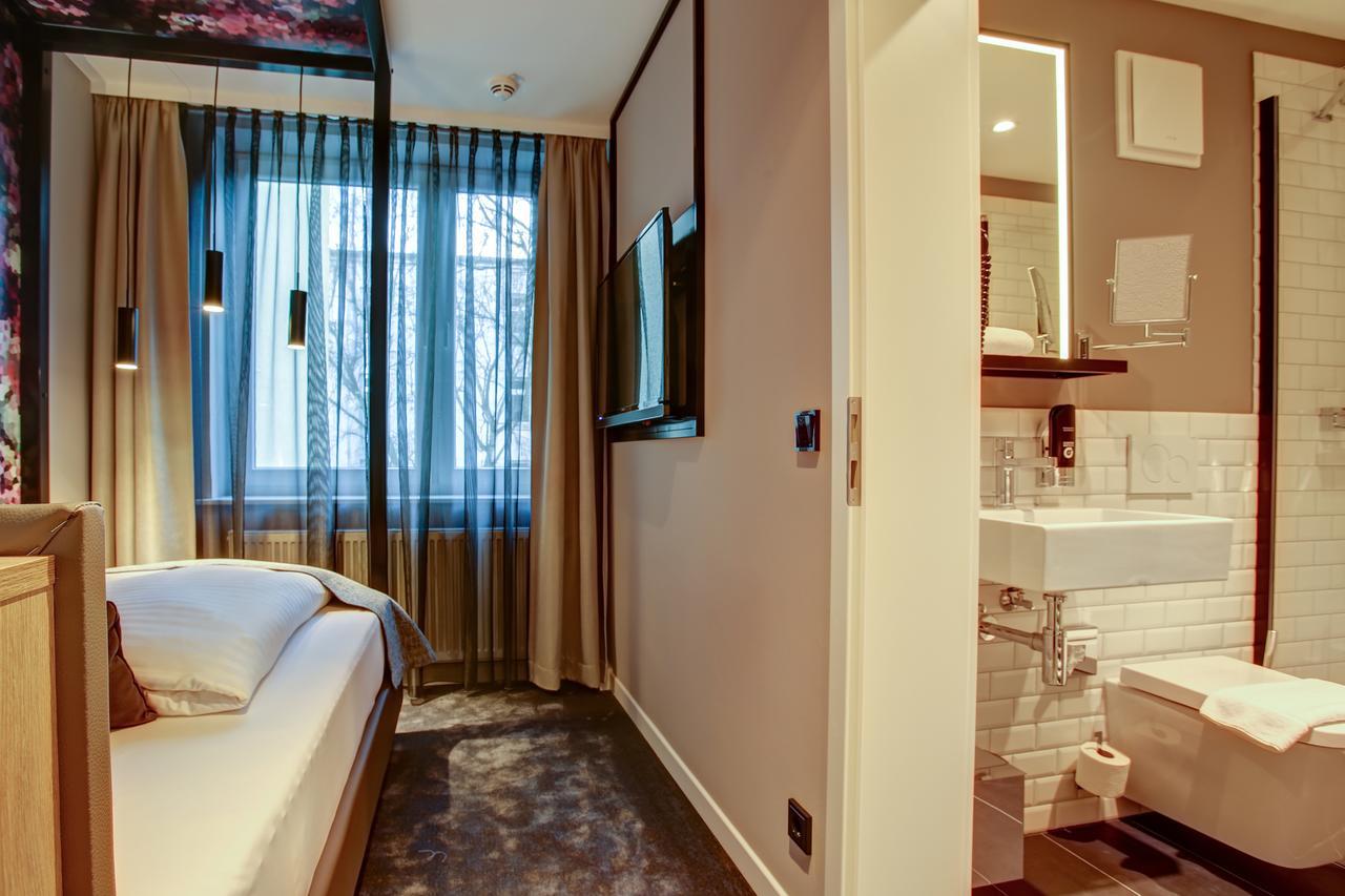 Vienna House Easy By Wyndham Hamburg City Exterior photo